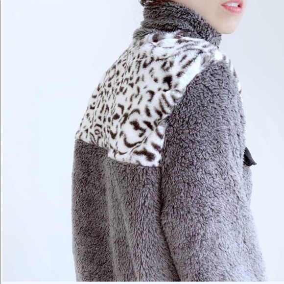 Warm Sherpa Teddy Fleece Pullover Sweater | Gray & Leopard Print - Picture 5 of 16
